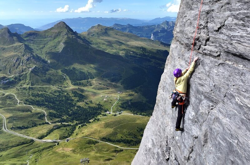 Daniela Jasper in einer neuen Route in der Eiger-Nordwand – Bild: SWR