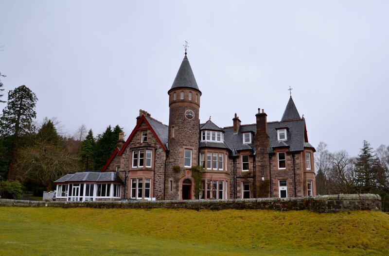 Exterior of the Torridon resort, a luxury Highland hotel in Torridon, Scotland, UK. April 2018 – Bild: Shutterstock /​ Edinburghcitymom /​ Editorial use only