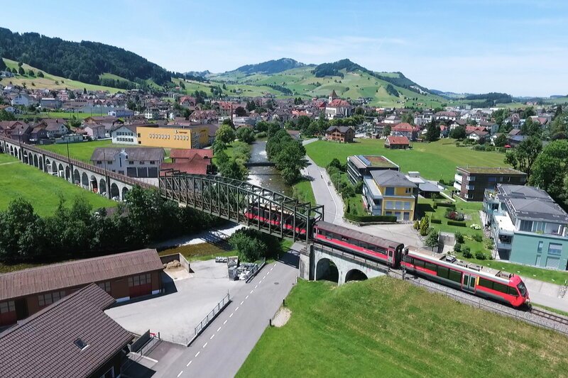 Durs Appenzellerland Appenzell – St. Gallen Appenzeller Bahn bei Appenzell SRF/​AF Video – Bild: SRF1