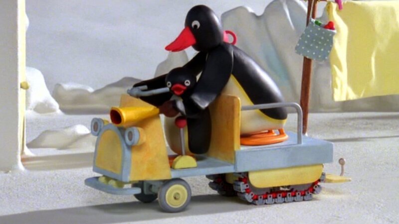 Guetnachtgschichtli Pingu Staffel 6 Folge 11 Pingu – Mitreissend Pingu mit dem Vater auf dem Postwagen. Copyright: SRF/​Joker Inc., d.b.a., The Pygos Group – Bild: SRF/​Joker Inc.