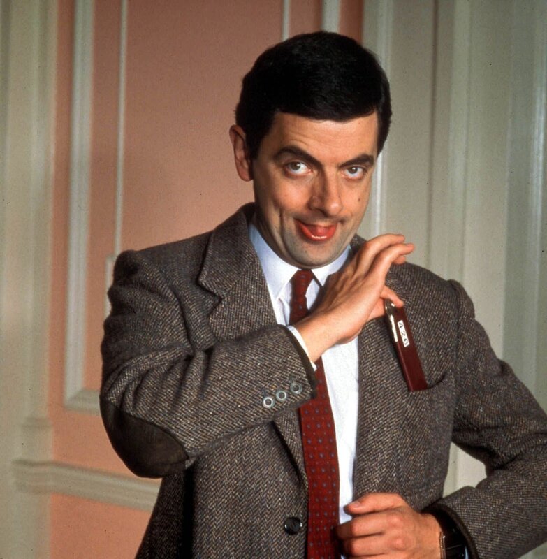 Auch Mr. Bean (Rowan Atkinson) braucht mal Erholung! Zu diesem Zweck hat er sich eine Woche im Hotel eingemietet. – Bild: SUPER RTL /​ Gast auf Zimmer 426