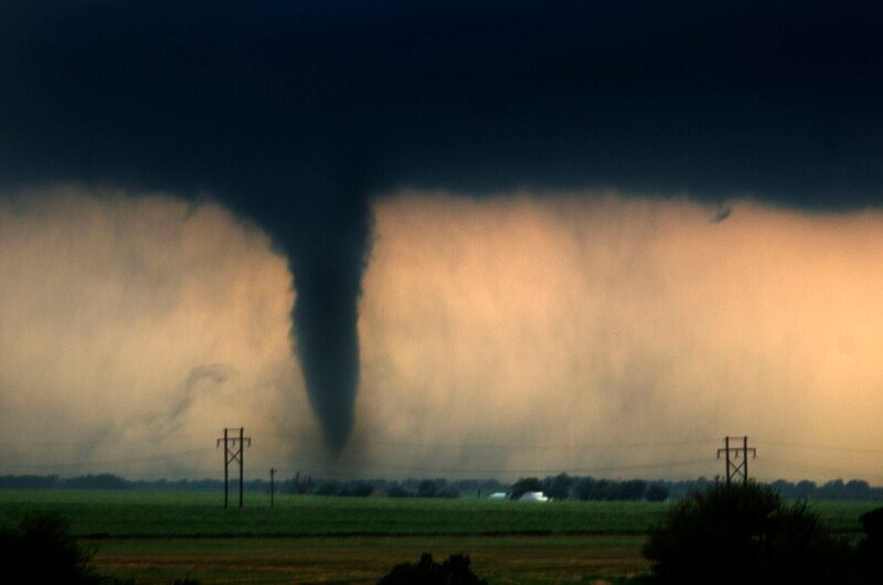 Starker Tornado in Cheyenne, Oklahoma. – Bild: RTL /​ Warren Faidley /​ Getty Images /​ The Image Bank RF /​ Getty Images /​ Tornados