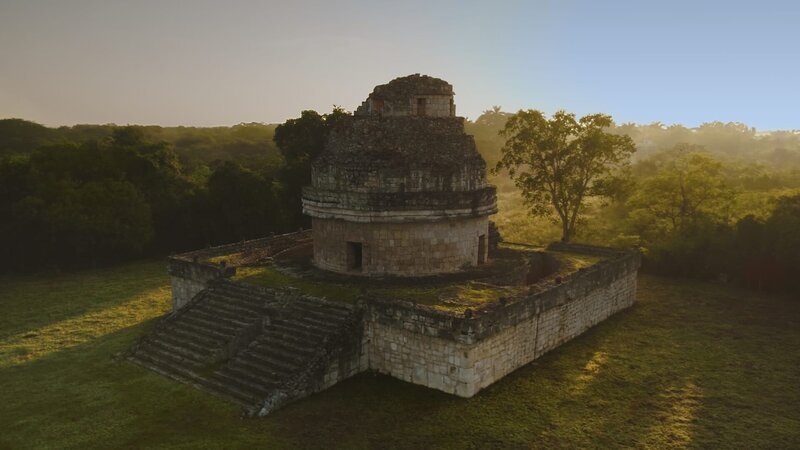 Mit ihrem raffinierten Observatorium konnten die Maya präzise kosmische Beobachtungen durchführen. – Bild: ZDF und La Famiglia./​La Famiglia