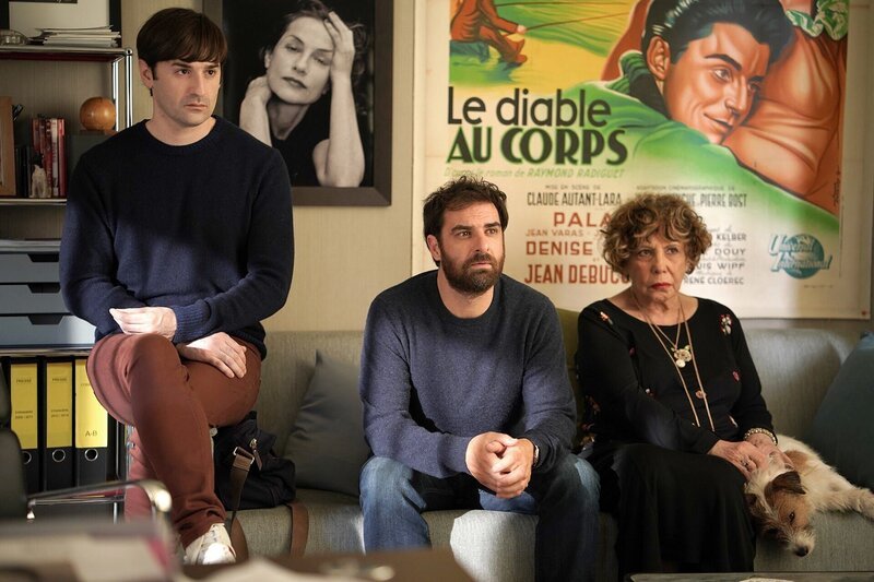 L-R: Nicolas Maury as Hervé André-Jézak, Grégory Montel as Gabriel Sarda, Liliane Rovère as Arlette Azémar. – Bild: Sony Channel