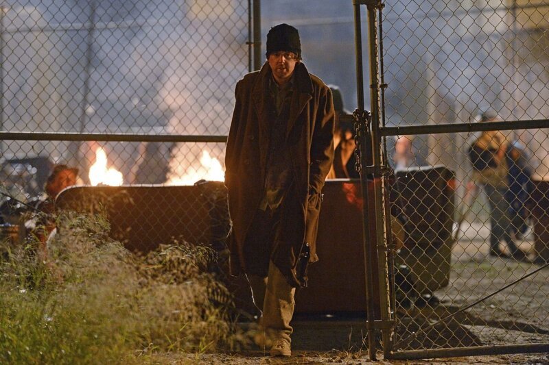 Um einen neuen Fall zu lösen, recherchiert McGee (Sean Murray) in der Obdachlosenszene … – Bild: CBS Television Lizenzbild frei
