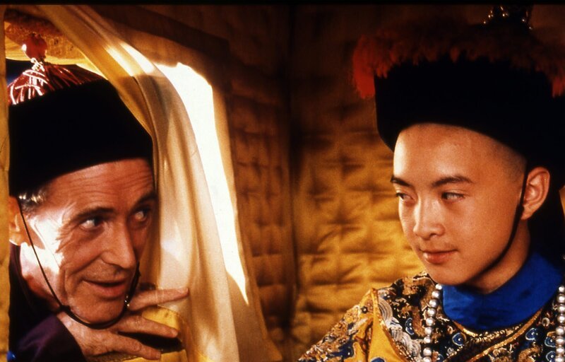 Reginald Johnston (Peter O’Toole, l.); Pu Yi (Tao Wu, r.) – Bild: 1987 TAO FILMS, S.R.L.. All rights reserved. Lizenzbild frei
