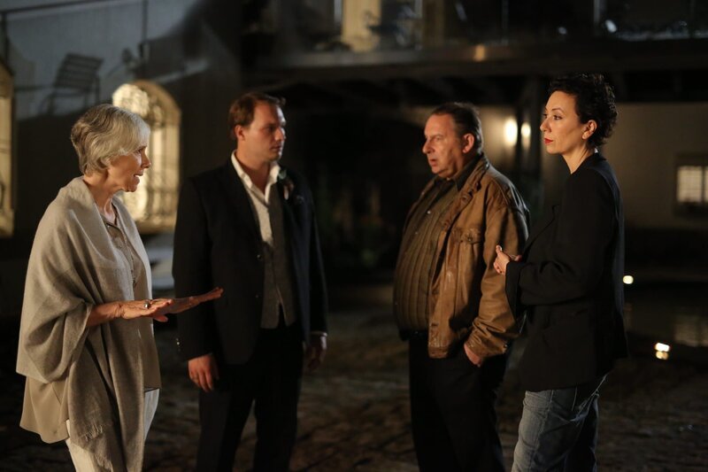 From the second person on the left: Mike Taschner (Manuel Sefciuc), Harald Franitschek (Wolf Bachofner), Angelika Schnell (Ursula Strauss). – Bild: ORF/​MR Film/​Petro Domenigg