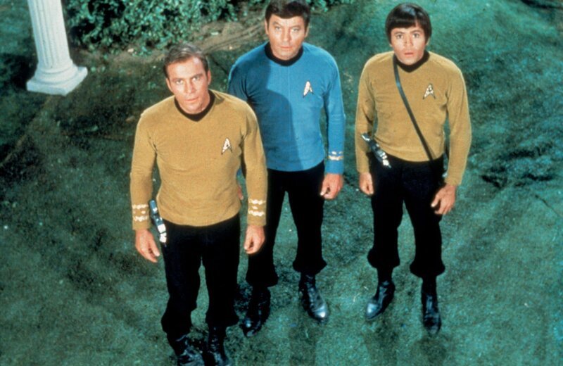 Darsteller Season: 02 Episode: 033 1967–68 Episodic Photo – Captain Kirk (William Shatner), Dr. – Bild: SYFY