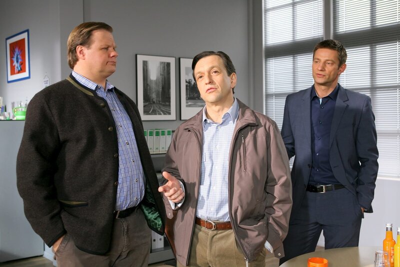 Die RosenheimCops S13E12 Ein Teich, ein Frosch, ein Mord