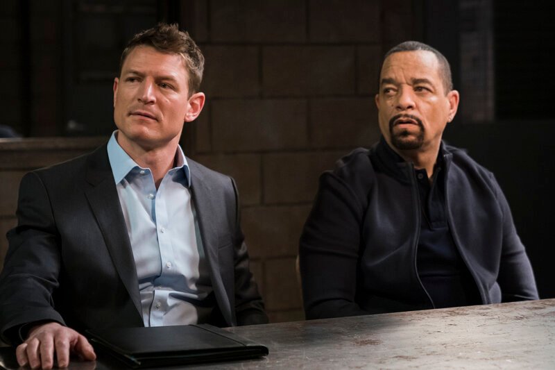 (l-r) Philip Winchester as Peter Stone, Ice T as Odafin „Fin“ Tutuola -- (Photo by: Michael Parmelee/​NBC) – Bild: Michael Parmelee/​NBC /​ 2018 NBCUniversal Media, LLC.