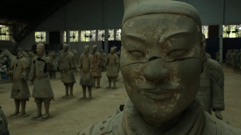 8.000 Steinfiguren bewachen das Grab des ersten chinesischen Kaisers. – Bild: Windfall Films