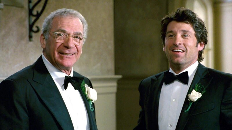 Toms Vater (Sydney Pollack, li.) ist genau so ein Frauenheld wie sein Sohn (Patrick Dempsey)Toms Vater (Sydney Pollack, li.) ist genau so ein Frauenheld wie sein Sohn (Patrick Dempsey) – Bild: RTL Zwei Toms Vater (Sydney Pollack, li.) ist genau so ein Frauenheld wie sein Sohn (Patrick Dempsey)Toms Vater (Sydney Pollack, li.) ist genau so ein Frauenheld wie sein Sohn (Patrick Dempsey) – Bild: RTL Zwei
