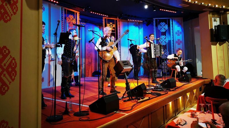 Auftritt von Familie Avsenik und Freunden – den Erfindern des Oberkrainer Sounds. – Bild: BR/​MfG-Film/​NDR/​Till Lehmann/​Till Lehmann