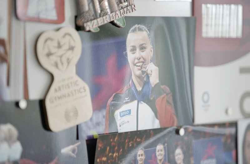 Mit jedem Titel steigt der Druck. Turnerin Emma Malewksi ist 2022 Europameisterin geworden. Jetzt sind die Erwartungen groß. Erklärtes Ziel: Olympia. – Bild: Radio Bremen