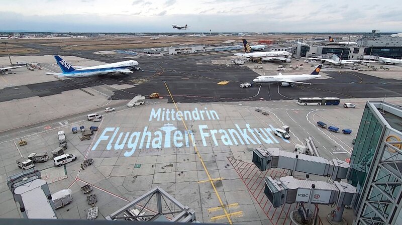 Blick auf den Frankfurter Flughafen. – Bild: HR/​Andreas Graf