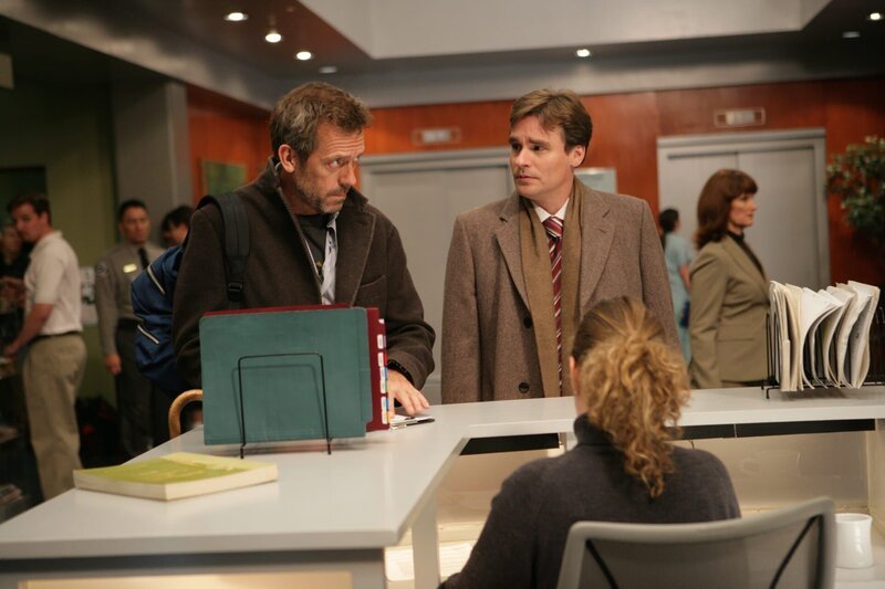 L-R: Dr. Gregory House (Hugh Laurie) und Dr. James Wilson (Robert Sean Leonard) – Bild: ATV2