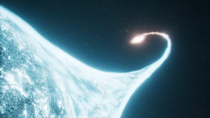 Die Schwerkraft eines Schwarzen Lochs ist so stark, dass es selbst ganze Sterne verschlingen kann. Dadurch gewinnt es weiter an Masse. – Bild: ZDF und BBC Studios 2021./​BBC Studios 2021