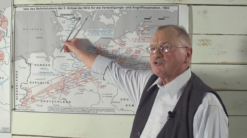 Siegfried Lautsch, ehemaliger NVA-Offizier, Leiter der Operativen Abteilung des Militärbezirks V der DDR. – Bild: ZDF und Kristof Kannegießer / Doclights./Kristof Kannegießer / Doclights Siegfried Lautsch, ehemaliger NVA-Offizier, Leiter der Operativen Abteilung des Militärbezirks V der DDR. – Bild: ZDF und Kristof Kannegießer / Doclights./Kristof Kannegießer / Doclights