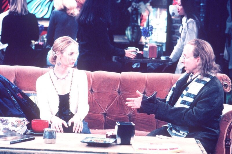 Phoebe (Lisa Kudrow, l.) lernt endlich ihren Vater (Bob Balaban, r.) kennen … – Bild: ProSieben Media AG
