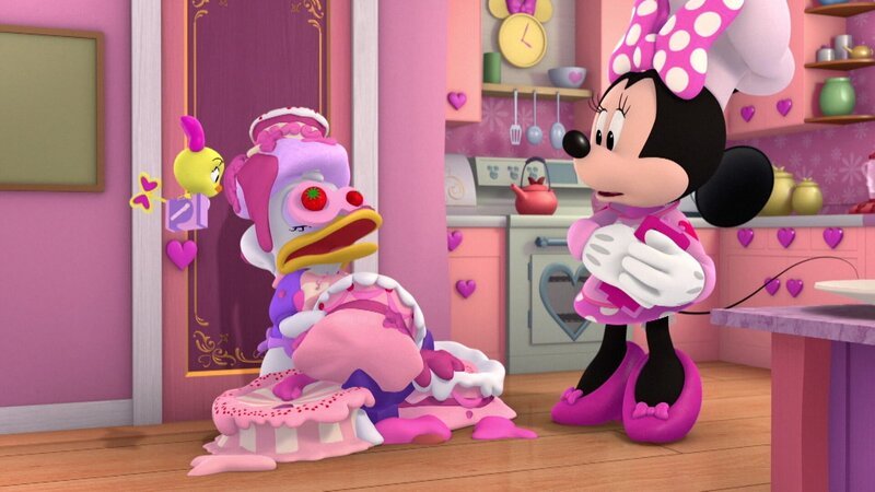 L-R: Cuckoo-Loca, Daisy Duck, Minnie Mouse – Bild: Disney