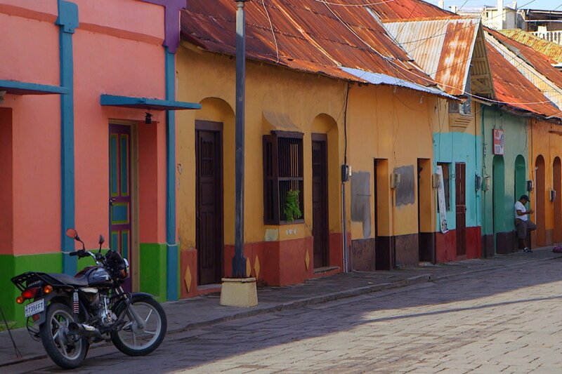 Destination Guatemala – Auf den Spuren der Mayas Landestypische Strasse SRF/​Elephant Adventures/​Arte – Bild: SRF1