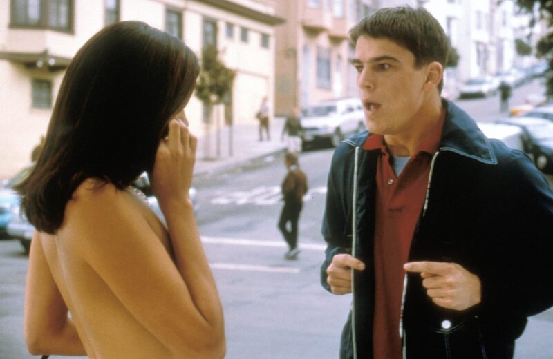 Als seine Beziehung in einem Desaster endet, genießt Matt Sullivan (Josh Hartnett, r.) zunächst ausgiebig seine neu gewonnene Freiheit. Doch eines Tages erkennt er, dass ihn die nächtlichen Eskapaden nicht länger zufrieden stellen und entsagt für 40 Tage und Nächte den weltlichen Genüssen … – Bild: Universal Pictures Lizenzbild frei Als seine Beziehung in einem Desaster endet, genießt Matt Sullivan (Josh Hartnett, r.) zunächst ausgiebig seine neu gewonnene Freiheit. Doch eines Tages erkennt er, dass ihn die nächtlichen Eskapaden nicht länger zufrieden stellen und entsagt für 40 Tage und Nächte den weltlichen Genüssen … – Bild: Universal Pictures Lizenzbild frei