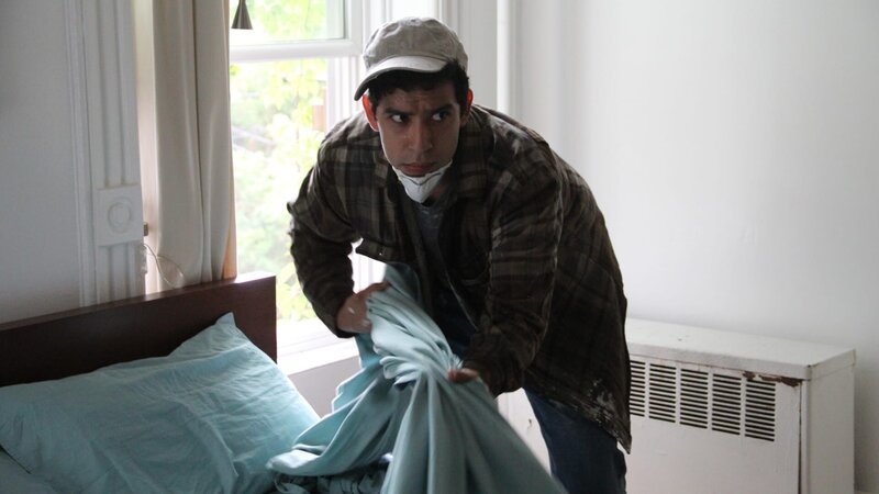 Diego Pillco grabs the bed sheet with deadly intent. – Bild: Investigation Discovery /​ Discovery Communications