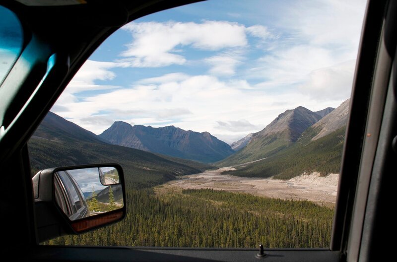 Der Alaska Highway überquert die Rocky Mountains – Bild: SR/​Karl Teuschl