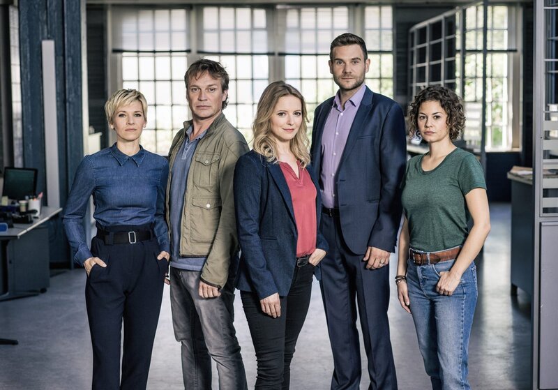 Kommissaranwärterin Vanessa Haas (Kerstin Landsmann), Hauptkommissar Matti Wagner (Pierre Besson), Hauptkommissarin Anna Maiwald (Diana Staehly), Kommissar Jonas Fischer (Lukas Piloty) und Lilly Funke (Tatjana Kästel) – Bild: ZDF und Lars Henning Schröder.