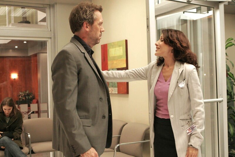 l-r: Hugh Laurie as Dr. Gregory House, Lisa Edelstein as Dr. Lisa Cuddy – Bild: PLURIMEDIA (Universal Pictures)