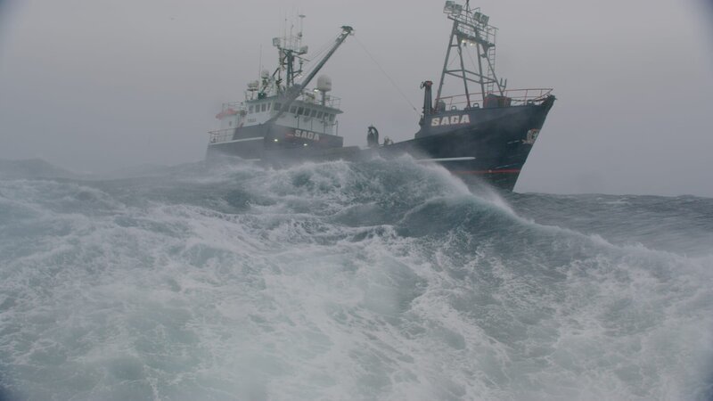 Front view of Saga in rough seas. – Bild: Discovery Channel /​ Discovery Communications
