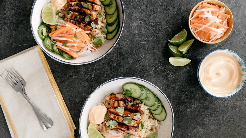 Molly Yeh’s Lemongrass Chicken Rice Bowls, as seen on Girl Meets Farm, Season 3. – Bild: 2019, Television Food Network, G.P. All Rights Reserved.