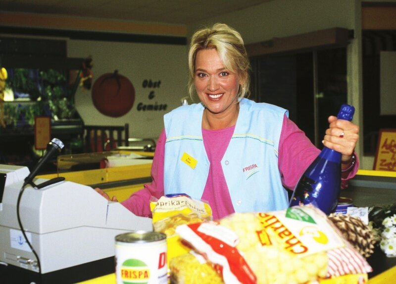 Gaby Köster als Rita Kruse – Bild: RTLplus /​ Lässig