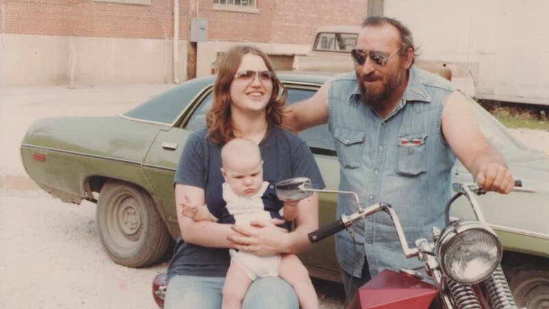 Lori Arnold mit Ehemann Floyd Stockdall und Sohn Josh Stockdall im Jahr 1981. – Bild: Lori Arnold