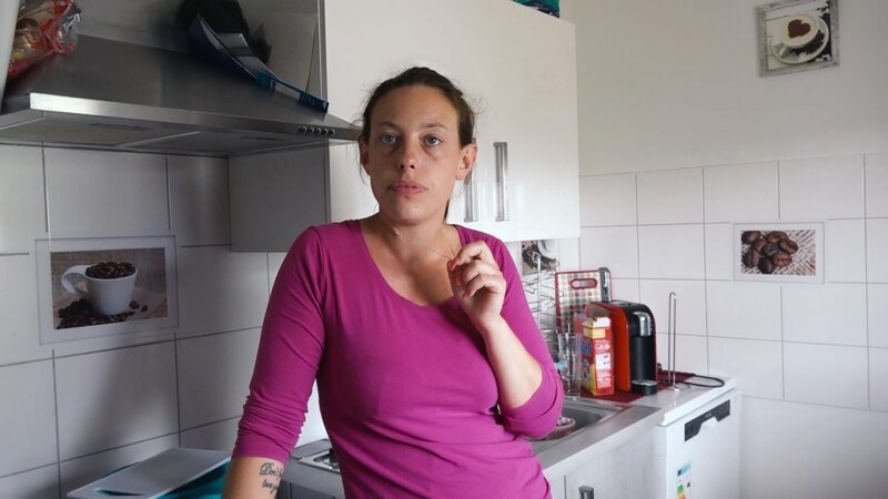 Janine (Foto) hat Zoff mit ihrem Ex, der sich vor dem Vaterschaftstest drückt.. – Bild: RTL Zwei