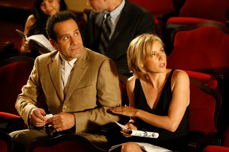 L-R: Adrian Monk (Tony Shalhoub), Natalie Teeger (Traylor Howard) – Bild: Warner TV Serie
