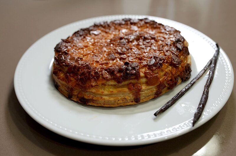 Die Pantxineta ist ein typisches Dessert des Baskenlandes. – Bild: Steffen Bohnert /​ Die Pantxineta ist ein typisches Dessert des Baskenlandes.