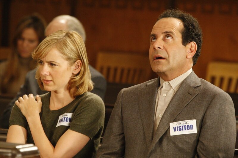 Pictured: (l-r) Natalie Teeger (Traylor Howard), Adrian Monk (Tony Shalhoub) – Bild: TNT Serie (DE)