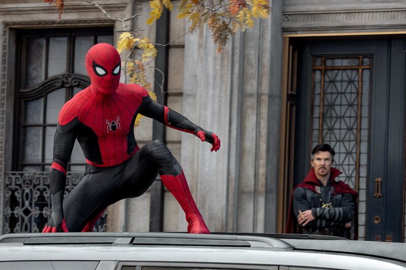 Spider-Man: No Way Home Tom Holland als Spider-Man, Benedict Cumberbatch als Doctor Strange SRF/​2021 Columbia Pictures Industries, Inc. and Marvel Characters, Inc. All Rights Reserved. | MARVEL and all related character names: – Bild: SRF2 /​ © & ™ 2023 MARVEL