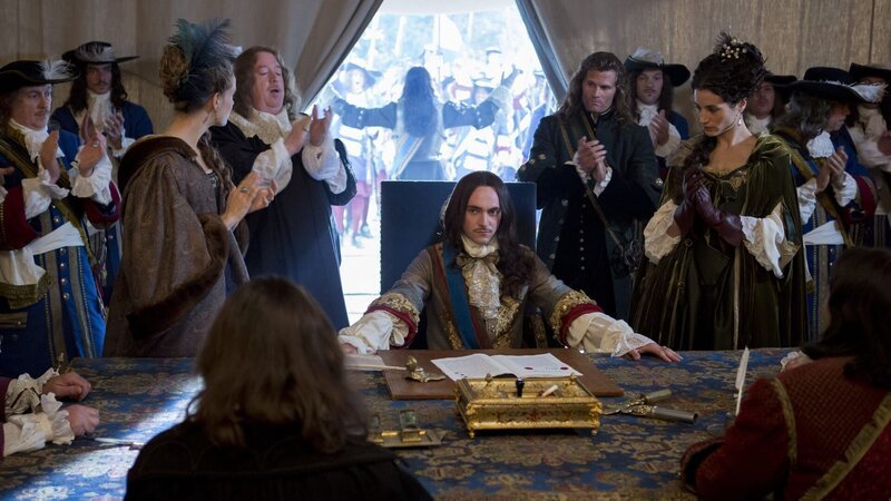 Louis XIV (George Blagden) – Bild: SquareOne Entertainment /​ Anouchka de Williencourt Lizenzbild frei