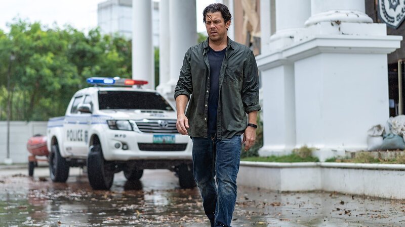 Alex Walker (Christian Kane) – Bild: 2021 Electric Entertainment, Inc. All Rights Reserved.