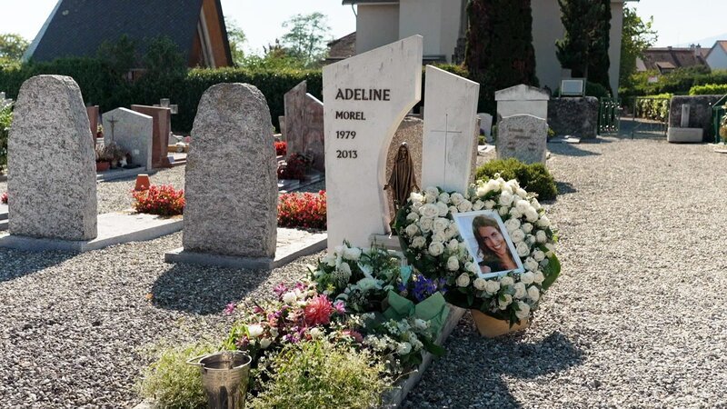 Sozialtherapeutin Adeline M. wurde während eines begleiteten Freigangs von Häftling und Wiederholungstäter Fabrice F. brutal ermordet. – Bild: SRF/​RTS