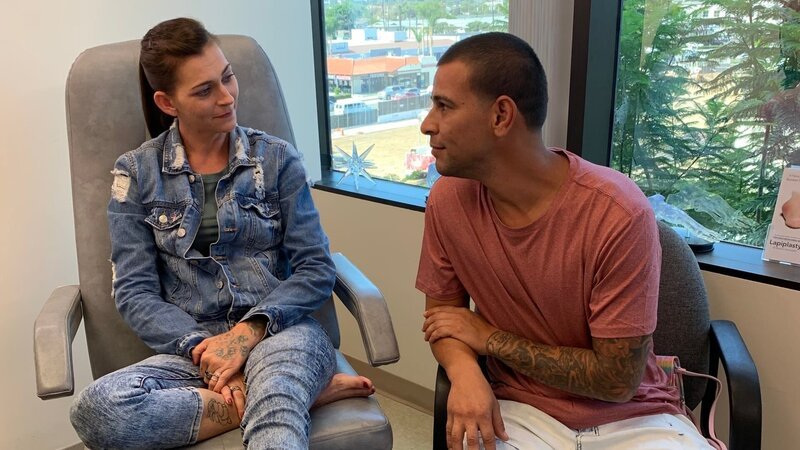 Victoria Becude and her fiancé in the exam room. – Bild: Discovery Communications, LLC