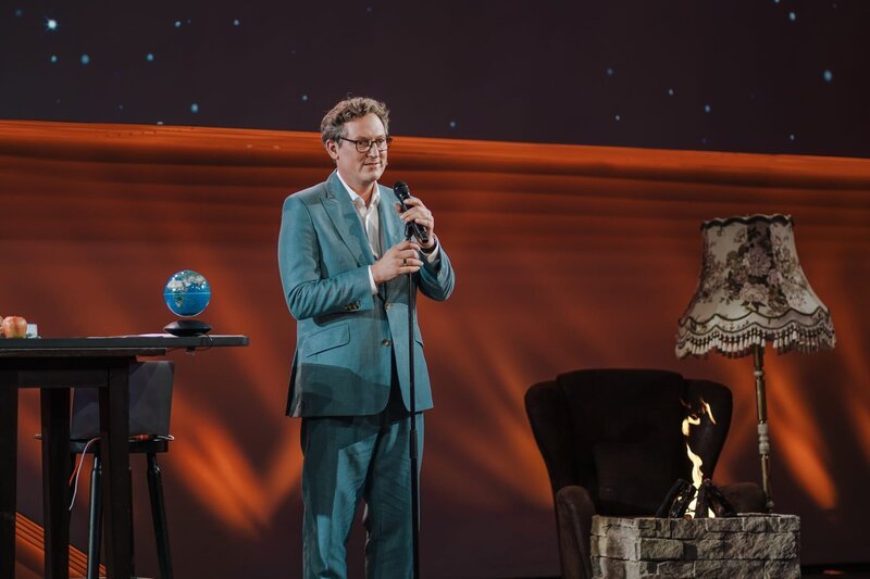 Eckart von Hirschhausen – Bild: ZDF und Dennis Weissmantel. Eckart von Hirschhausen – Bild: ZDF und Dennis Weissmantel.