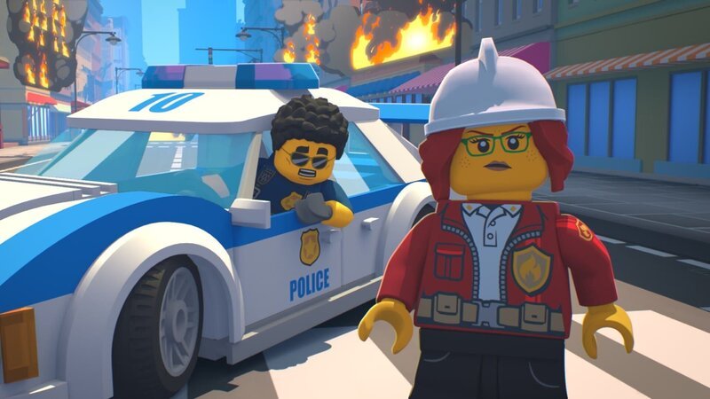 Lieutenant Duke DeTain (li.) und Freya wollen herausfinden, warum es in der Stadt brennt. – Bild: Super RTL