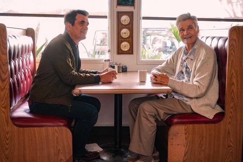 Ty Burrell (Phil Dunphy), Fred Willard (Frank Dunphy). – Bild: 2019–2020 American Broadcasting Companies, Inc. All rights reserved. Lizenzbild frei