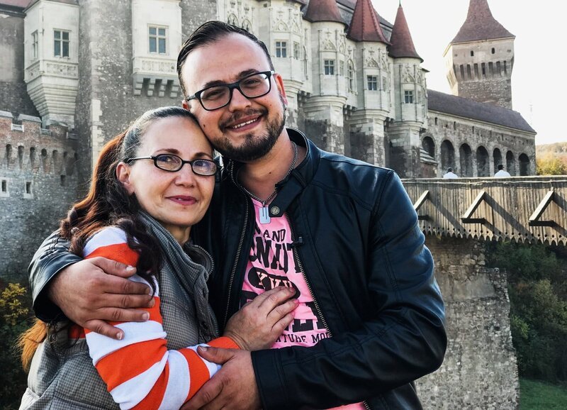 Meine fremde Heimat Rumänien Staffel 2, Episode 4 Hat seine leibliche Mutter gefunden: Mircea Mathis und Mutter Marcella – Bild: SRF
