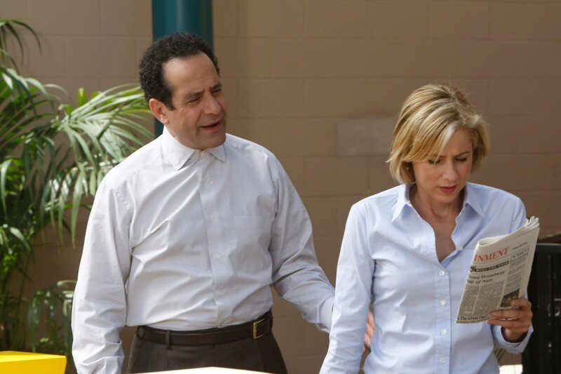 L-R: Adrian Monk (Tony Shalhoub), Natalie Teeger (Traylor Howard) – Bild: Warner TV Serie