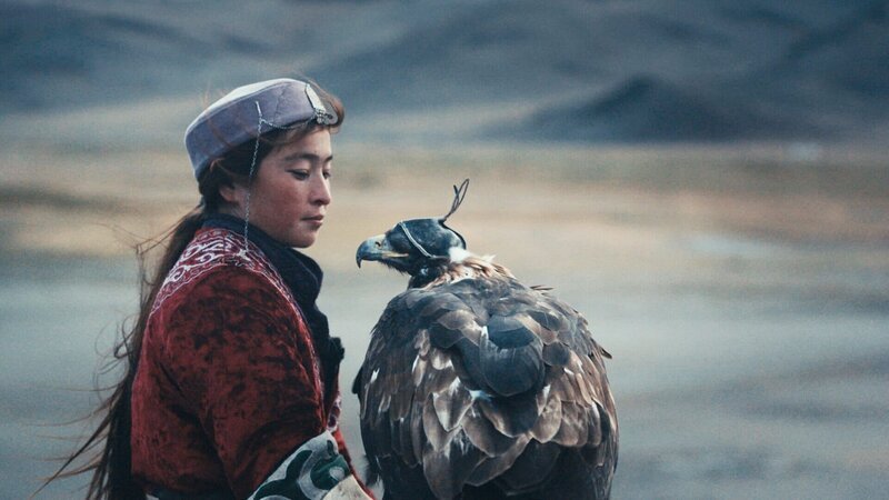 NZZ Format Die Adlerjägerin – junge Mongolinnen entdecken einen alten Brauch für sich Die fünfzehnjährige Aibota will Adlerjägerin werden. Copyright: SRF/​NZZ Format – Bild: SRF/​NZZ Format