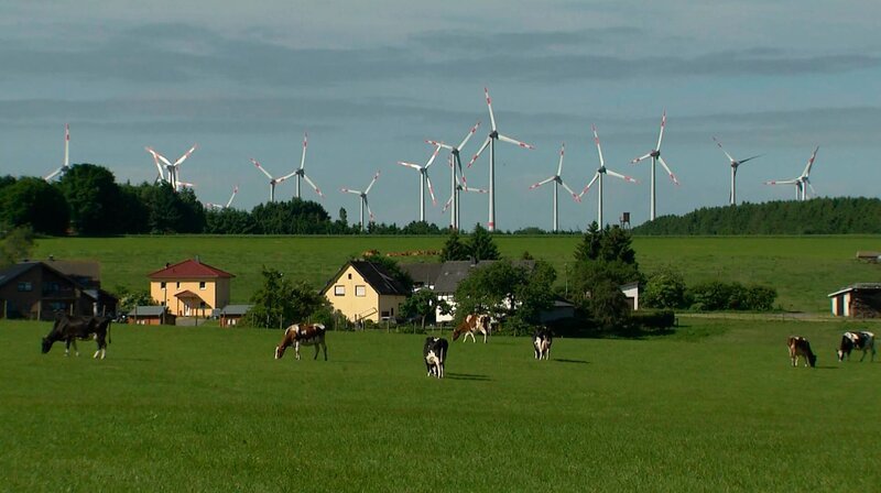 Windpark in der Eifel. – Bild: WDR/Längengrad/Erik Sick Windpark in der Eifel. – Bild: WDR/Längengrad/Erik Sick